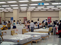 以前のアウトレットセールの様子1